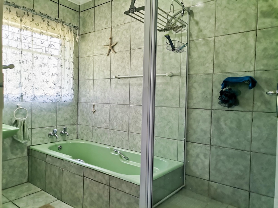 3 Bedroom Property for Sale in Safari Gardens North West